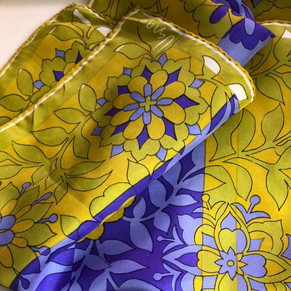 Gorgeous floral Oblong Scarf Shawl By Vera Neumann. VTG - Picture 9 of 12